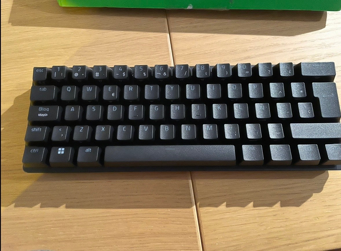 Razer Huntsman Mini (Purple Switch) GRADO A